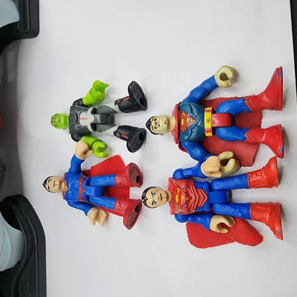 Imaginext DC Superman Super Friends Playset + 4 Figures Fisher Price - Picture 3 of 5